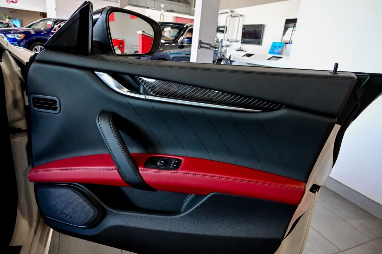 2022 Maserati Ghibli Modena Q4, 20'' Wheels, Cooled Seats, Nerissimo Pkg Springfield NJ