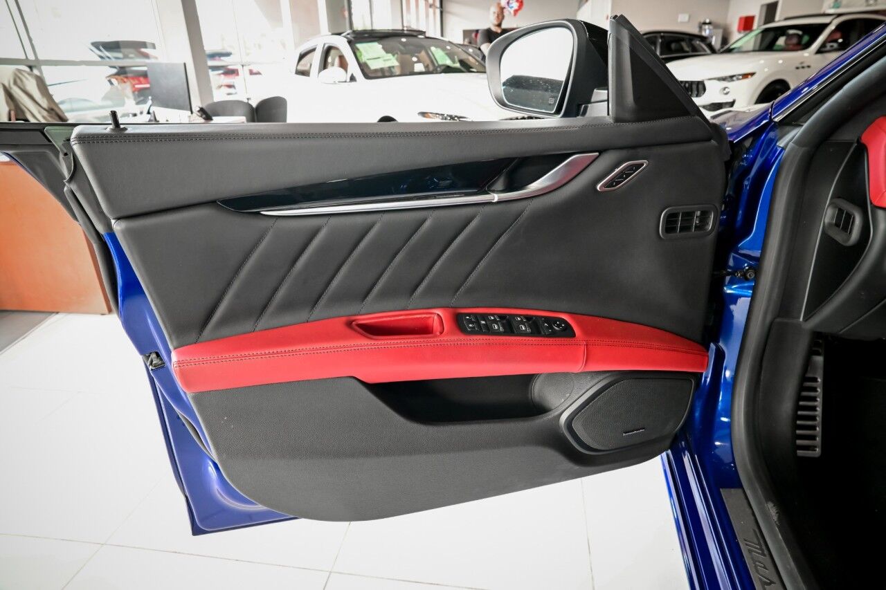 2022 Maserati Ghibli Modena Q4 photo 16