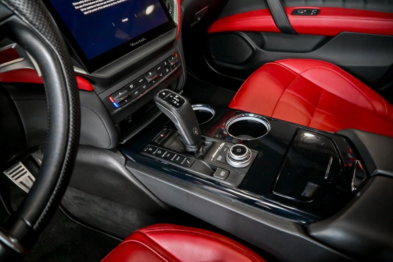 2022 Maserati Ghibli Modena Q4 photo 32