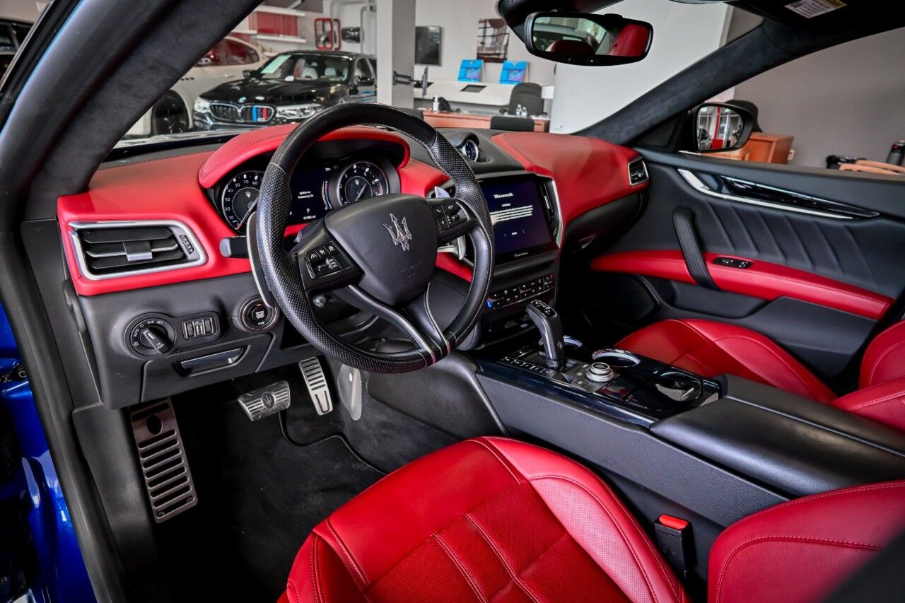 2022 Maserati Ghibli Modena Q4 photo 14