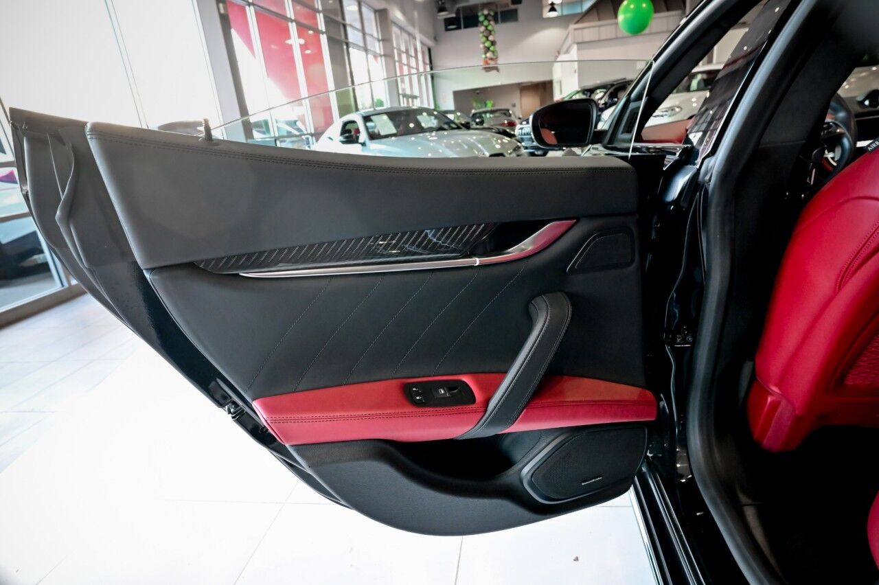 2022 Maserati Ghibli Modena Q4, Nerissimo Pkg, 20'' Wheels, Ventilated Seats Springfield NJ