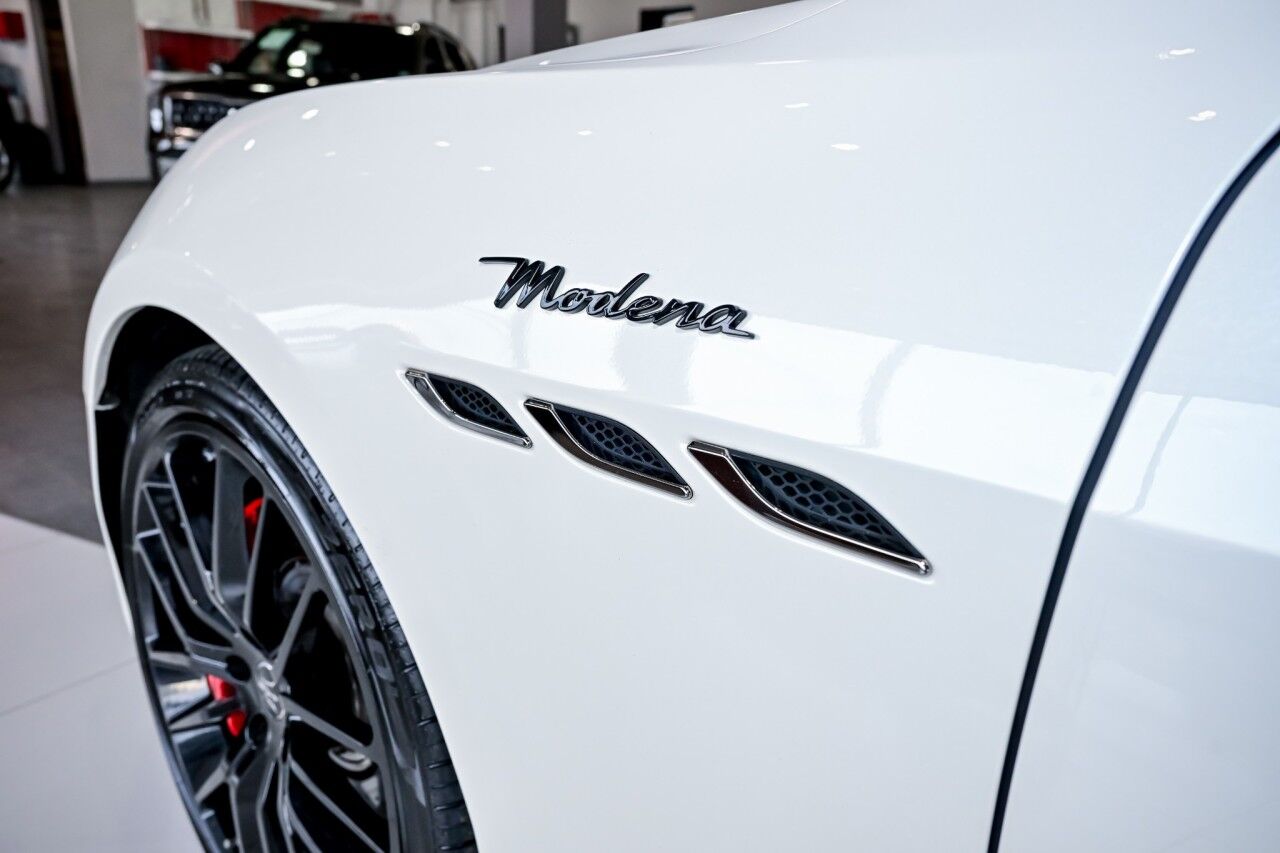 2022 Maserati Ghibli Modena, RED Interior, 21'' Wheels, Nerissimo Pkg Springfield NJ