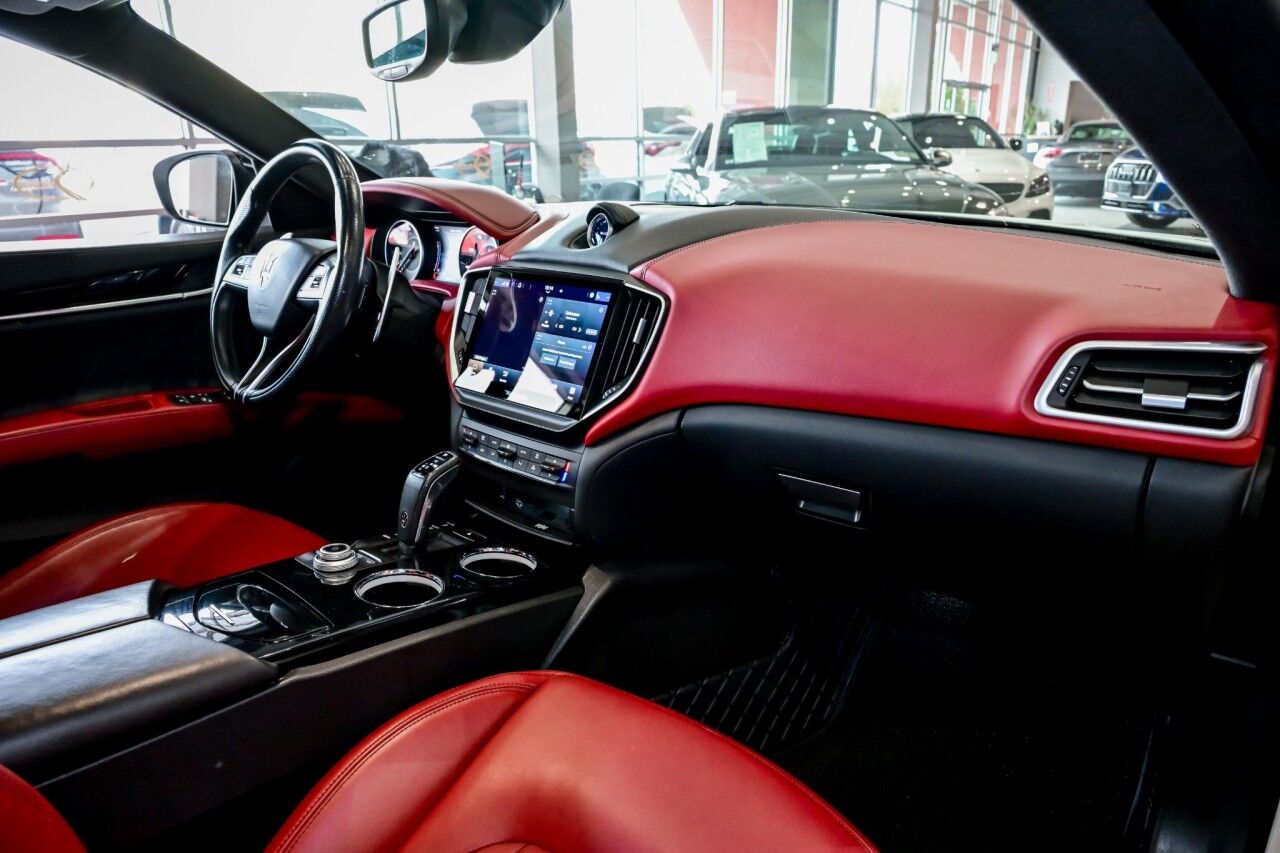 2022 Maserati Ghibli Modena, RED Interior, 21'' Wheels, Nerissimo Pkg Springfield NJ