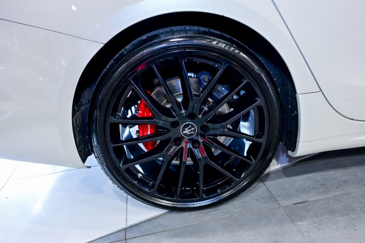 2022 Maserati Ghibli Modena, RED Interior, 21'' Wheels, Nerissimo Pkg Springfield NJ