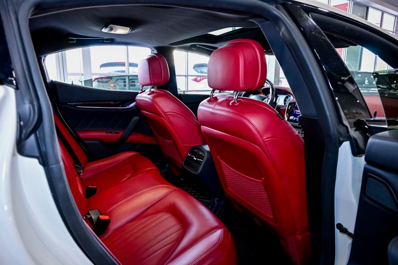 2022 Maserati Ghibli Modena, RED Interior, 21'' Wheels, Nerissimo Pkg Springfield NJ