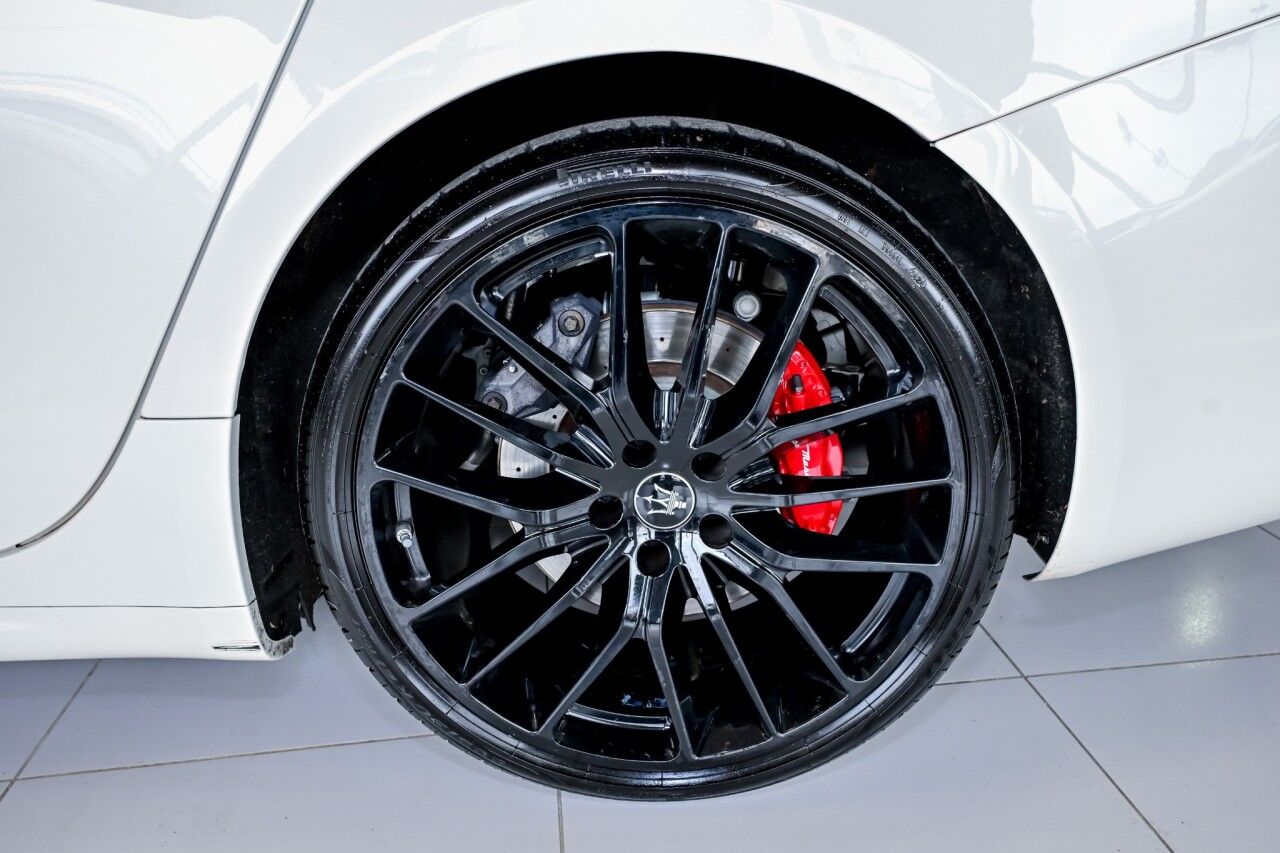 2022 Maserati Ghibli Modena, RED Interior, 21'' Wheels, Nerissimo Pkg Springfield NJ