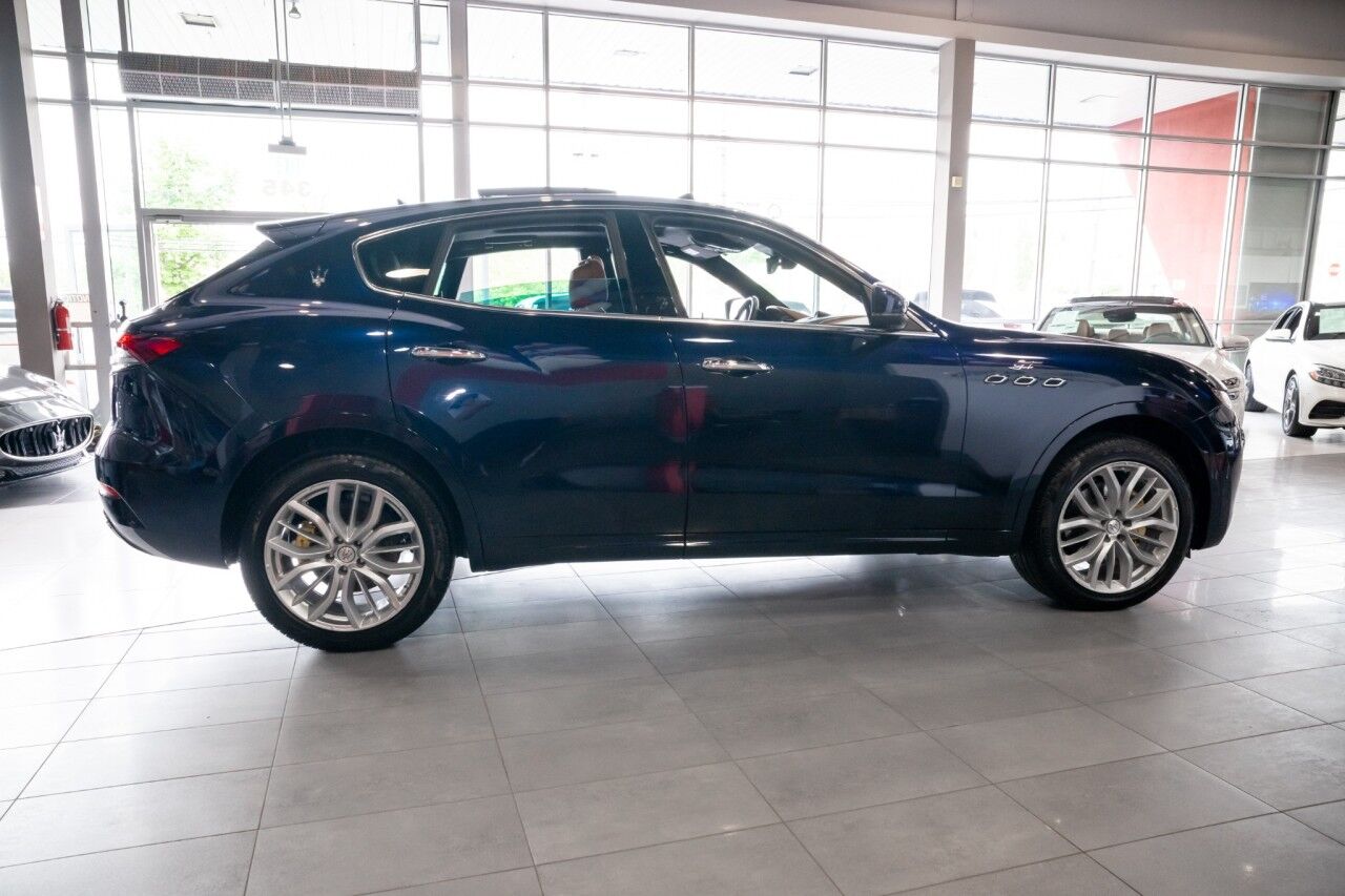 2022 Maserati Levante GT photo 4