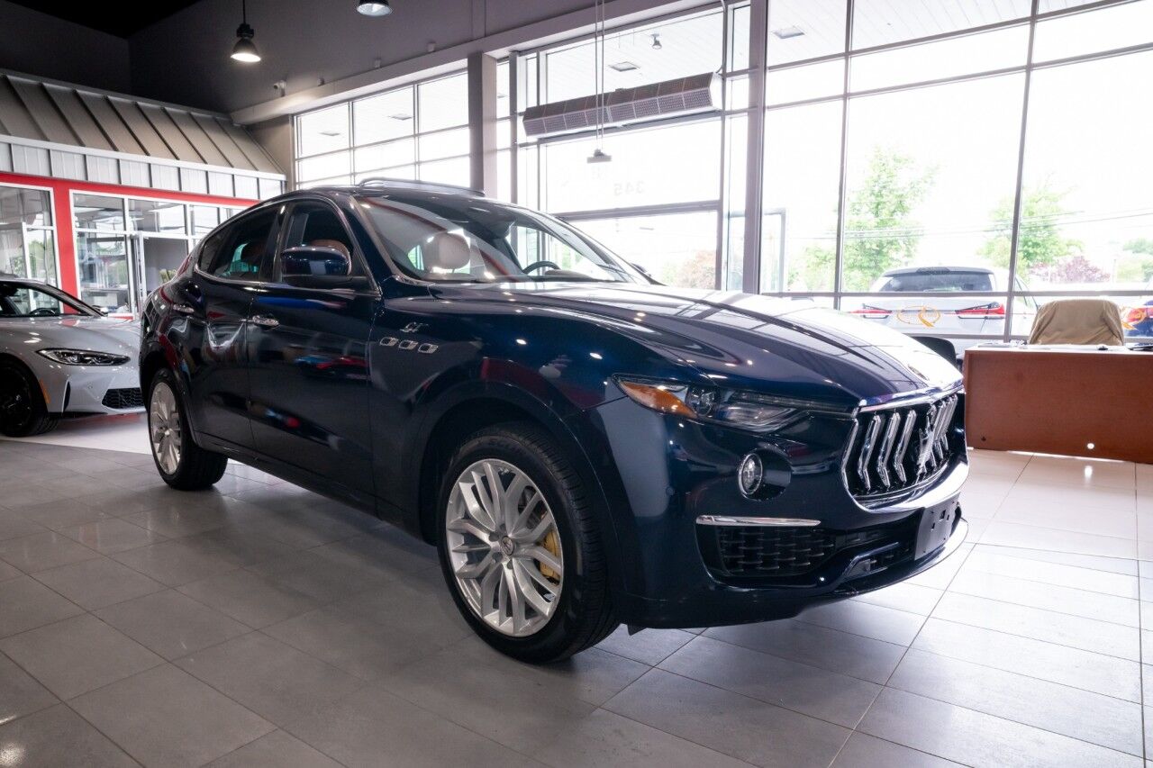 2022 Maserati Levante GT photo 3