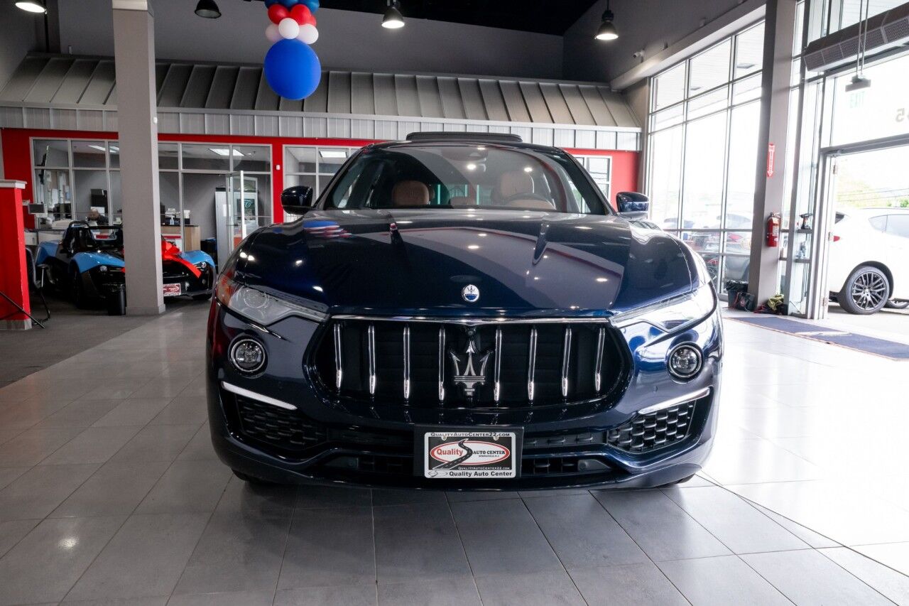 2022 Maserati Levante GT photo 2