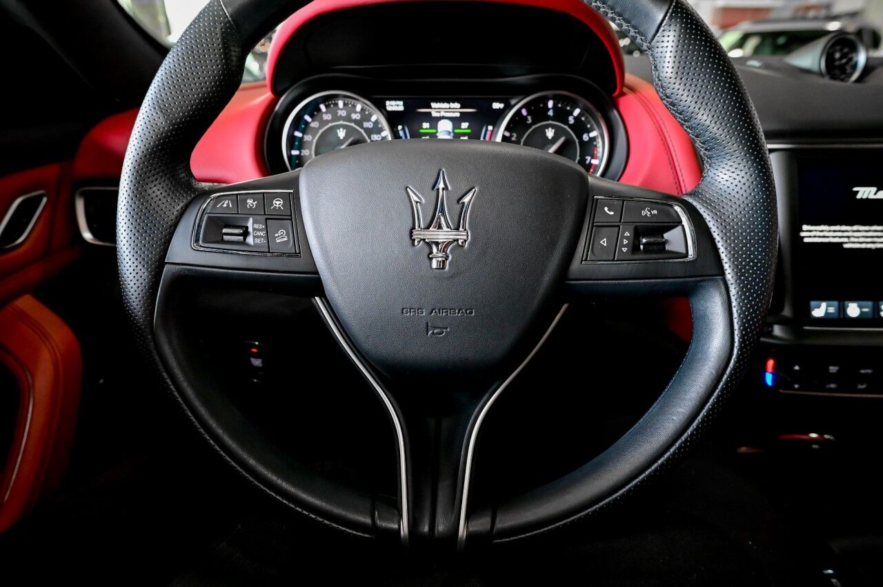 2022 Maserati Levante GT Sport Nerissimo Pkg, 21'' Wheels, Driver Assist, RED INTERIOR Springfield NJ