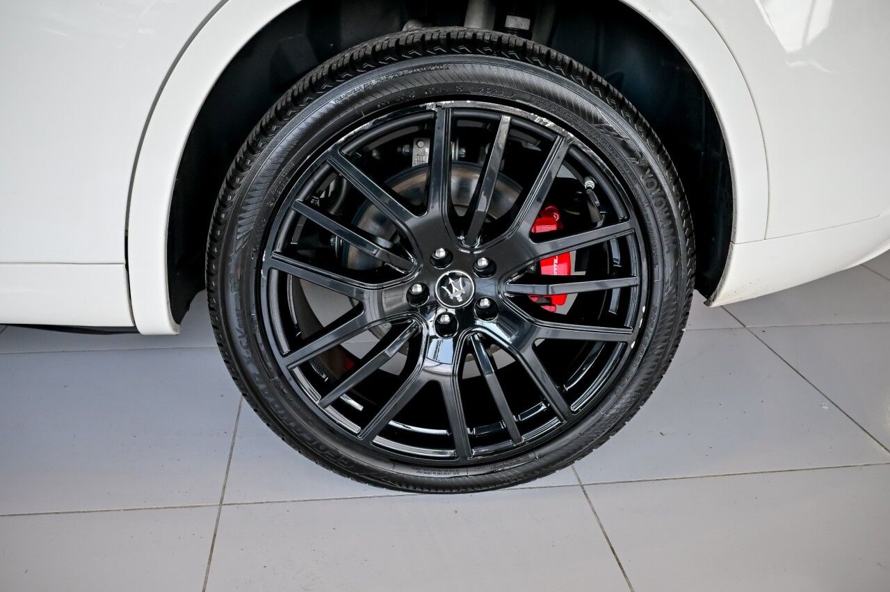 2022 Maserati Levante GT Sport Nerissimo Pkg, 21'' Wheels, Driver Assist, RED INTERIOR Springfield NJ