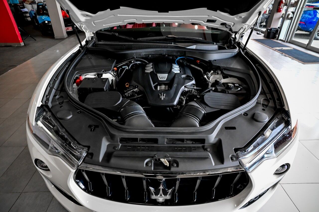 2022 Maserati Levante GT Sport Nerissimo Pkg, 21'' Wheels, Driver Assist, RED INTERIOR Springfield NJ