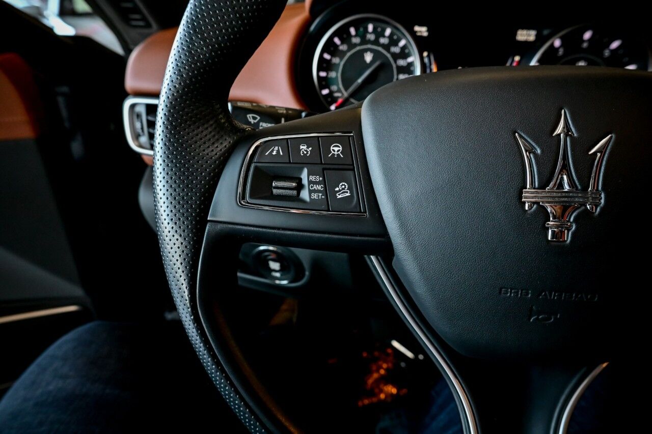 2022 Maserati Levante GT Sport Nerissimo Pkg, Driver Assist, 21'' Wheels, High Gloss Ebano Wood Trim Springfield NJ