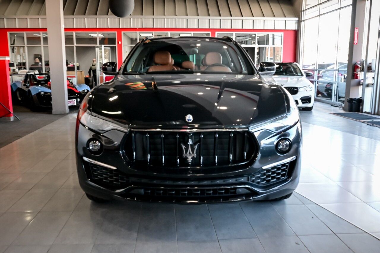 2022 Maserati Levante GT Sport Nerissimo Pkg, Driver Assist, 21'' Wheels, High Gloss Ebano Wood Trim