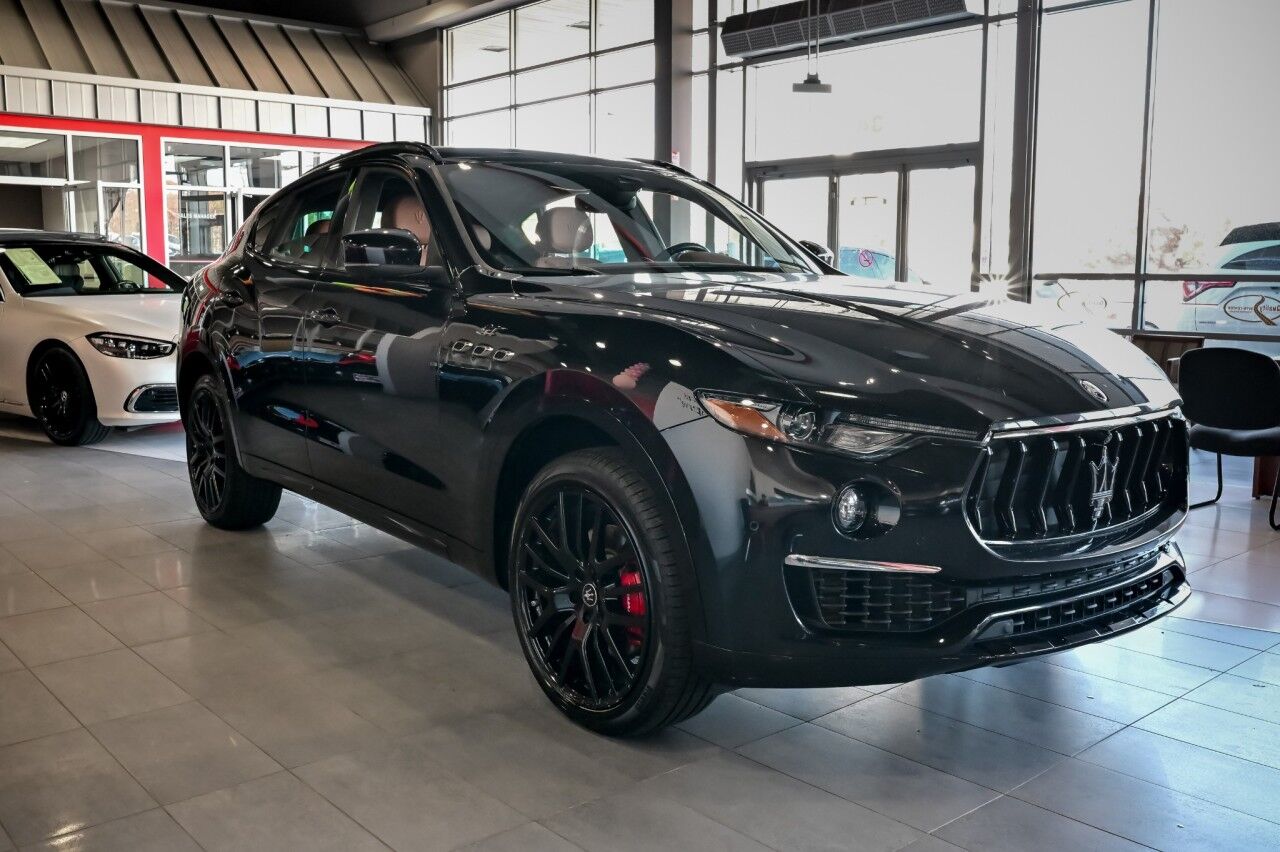 2022 Maserati Levante GT Sport Nerissimo Pkg, Driver Assist, 21'' Wheels, High Gloss Ebano Wood Trim