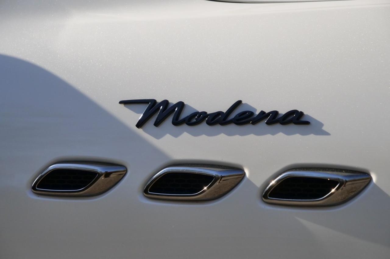 2022 Maserati Levante Modena / AWD / Pano Sunroof / Twin Turbo V6! Lincolnton NC