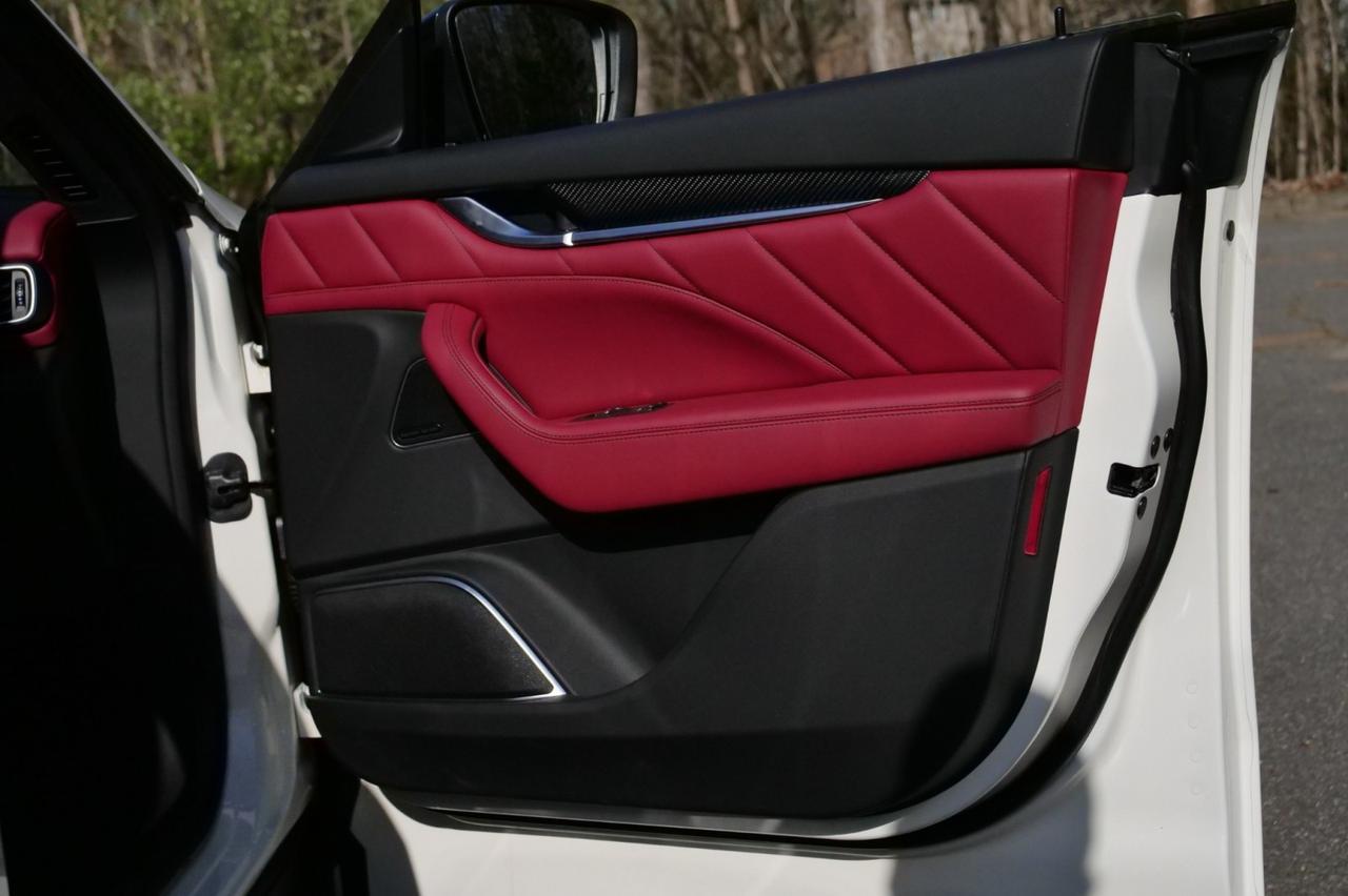 2022 Maserati Levante Modena / AWD / Pano Sunroof / Twin Turbo V6! Lincolnton NC