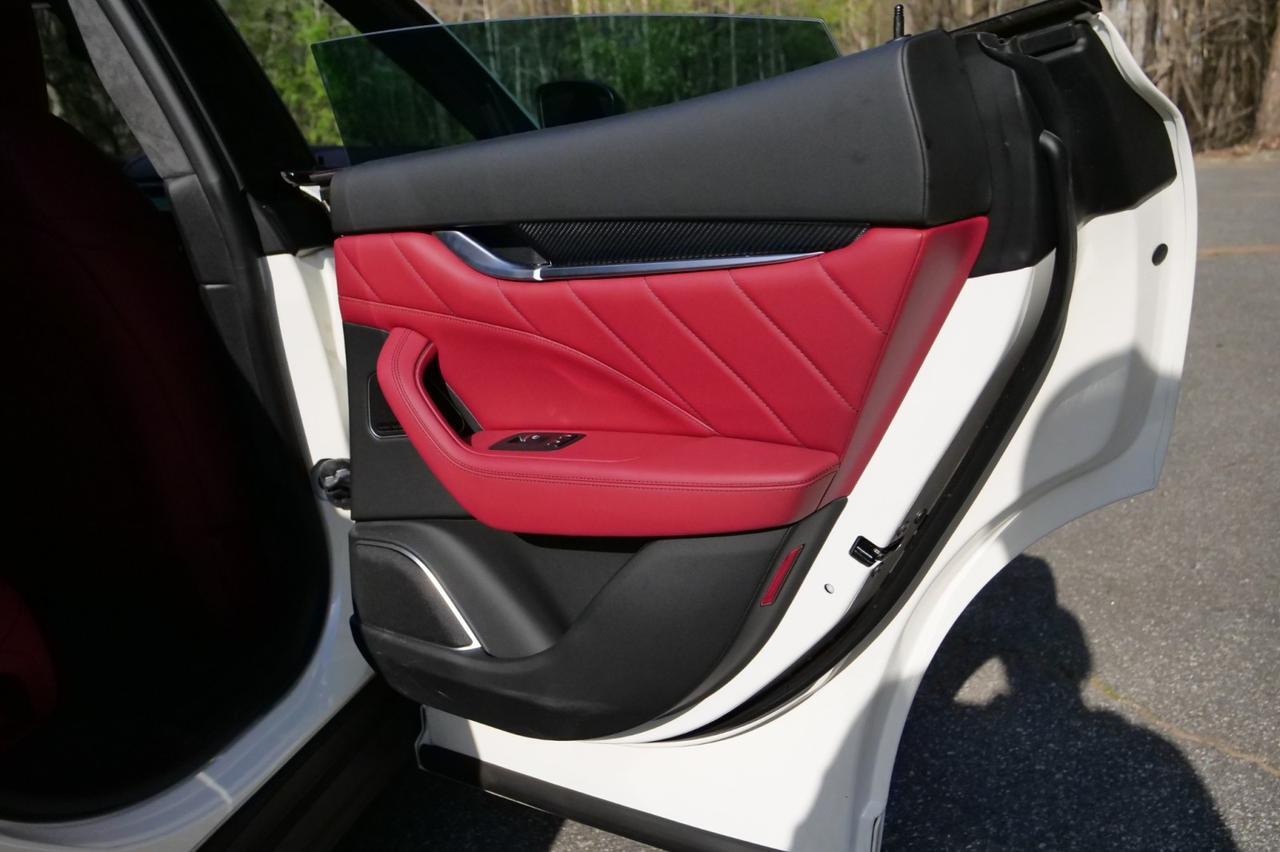 2022 Maserati Levante Modena / AWD / Pano Sunroof / Twin Turbo V6! Lincolnton NC