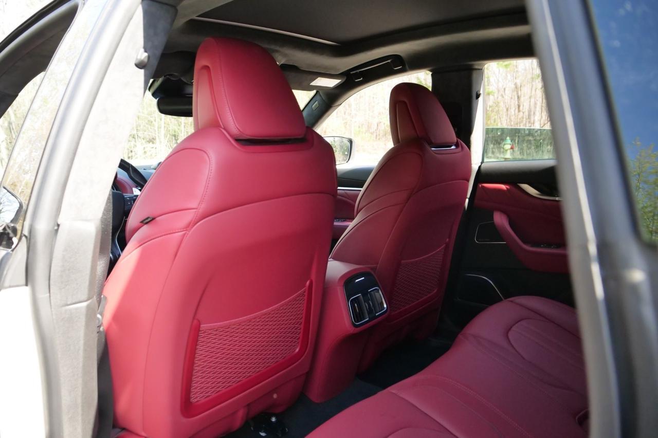 2022 Maserati Levante Modena / AWD / Pano Sunroof / Twin Turbo V6! Lincolnton NC