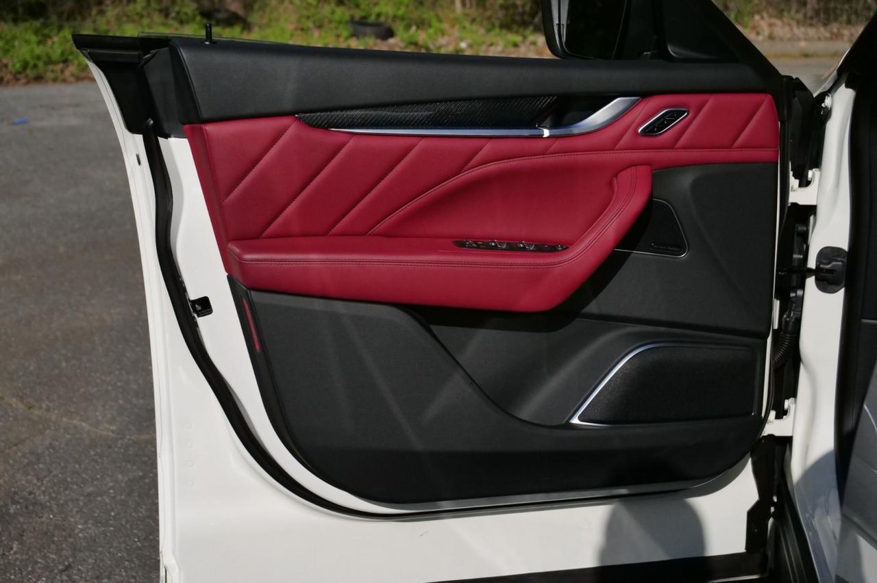 2022 Maserati Levante Modena / AWD / Pano Sunroof / Twin Turbo V6! Lincolnton NC