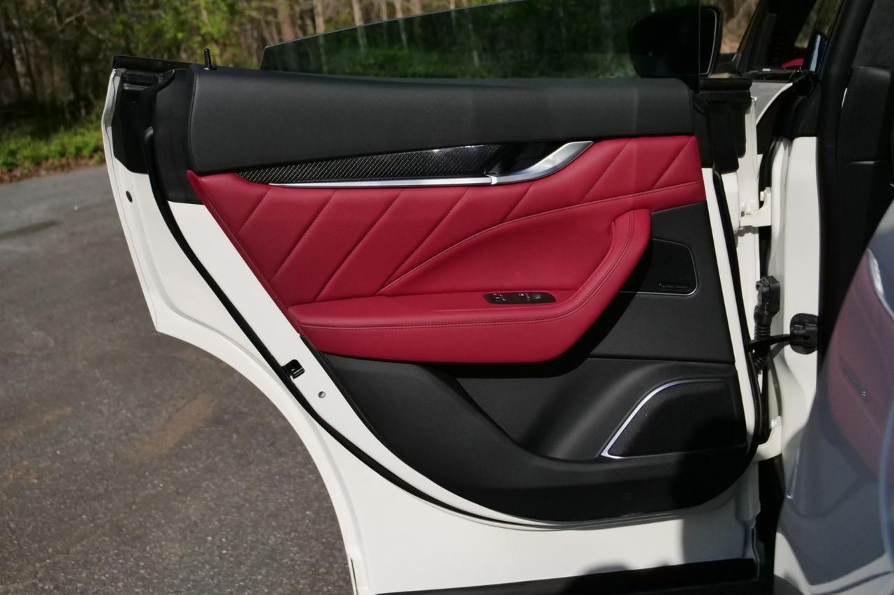 2022 Maserati Levante Modena / AWD / Pano Sunroof / Twin Turbo V6! Lincolnton NC