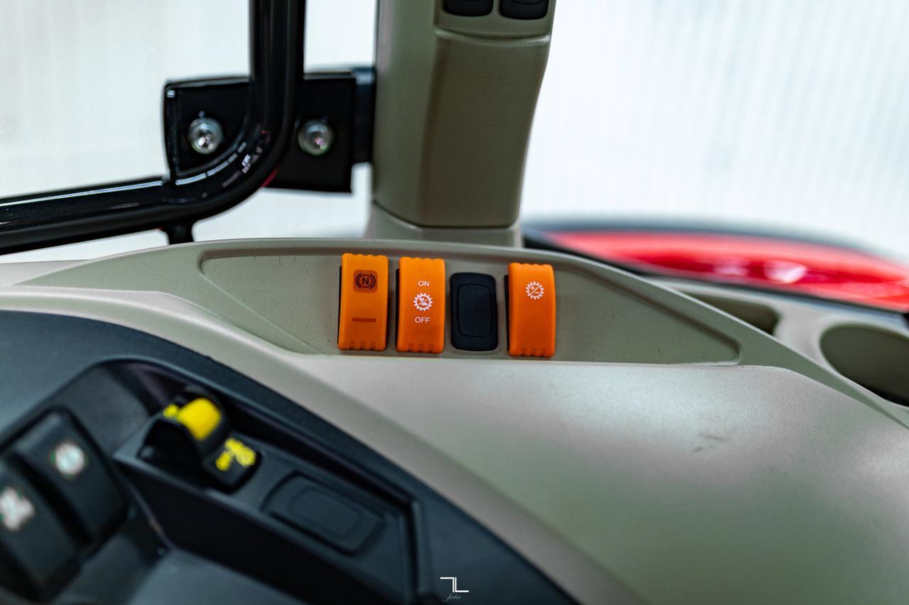 2022 Massey Ferguson 4710 Dyna 2 MFWD 4x4 Tractor/Loader/Bucket Red Deer AB