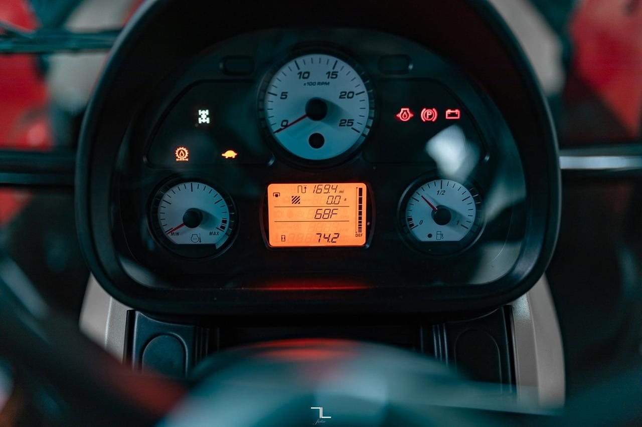 2022 Massey Ferguson 4710 Dyna 2 MFWD 4x4 Tractor/Loader/Bucket Red Deer AB