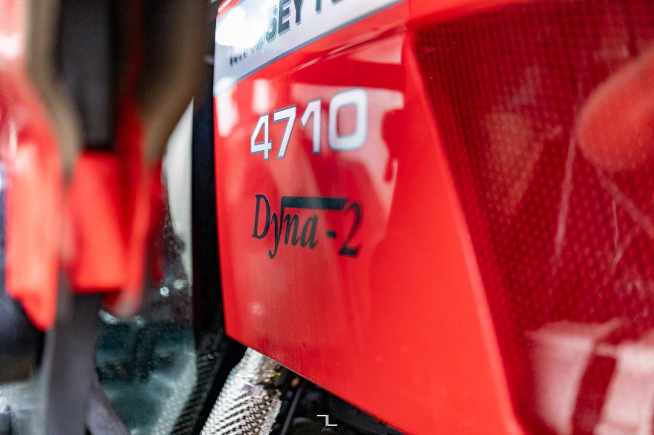 2022 Massey Ferguson 4710 Dyna 2 MFWD 4x4 Tractor/Loader/Bucket Red Deer AB