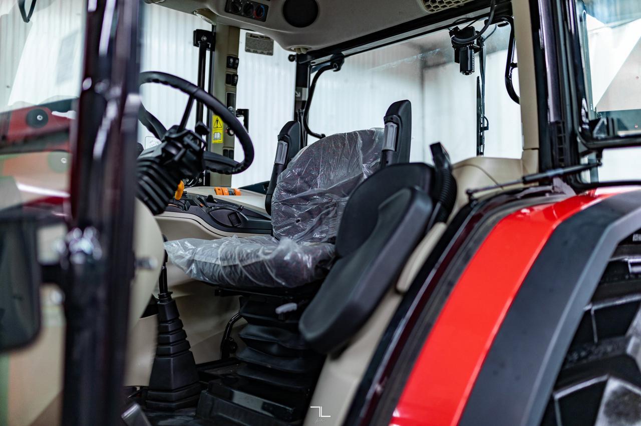 2022 Massey Ferguson 4710 Dyna 2 MFWD 4x4 Tractor/Loader/Bucket Red Deer AB