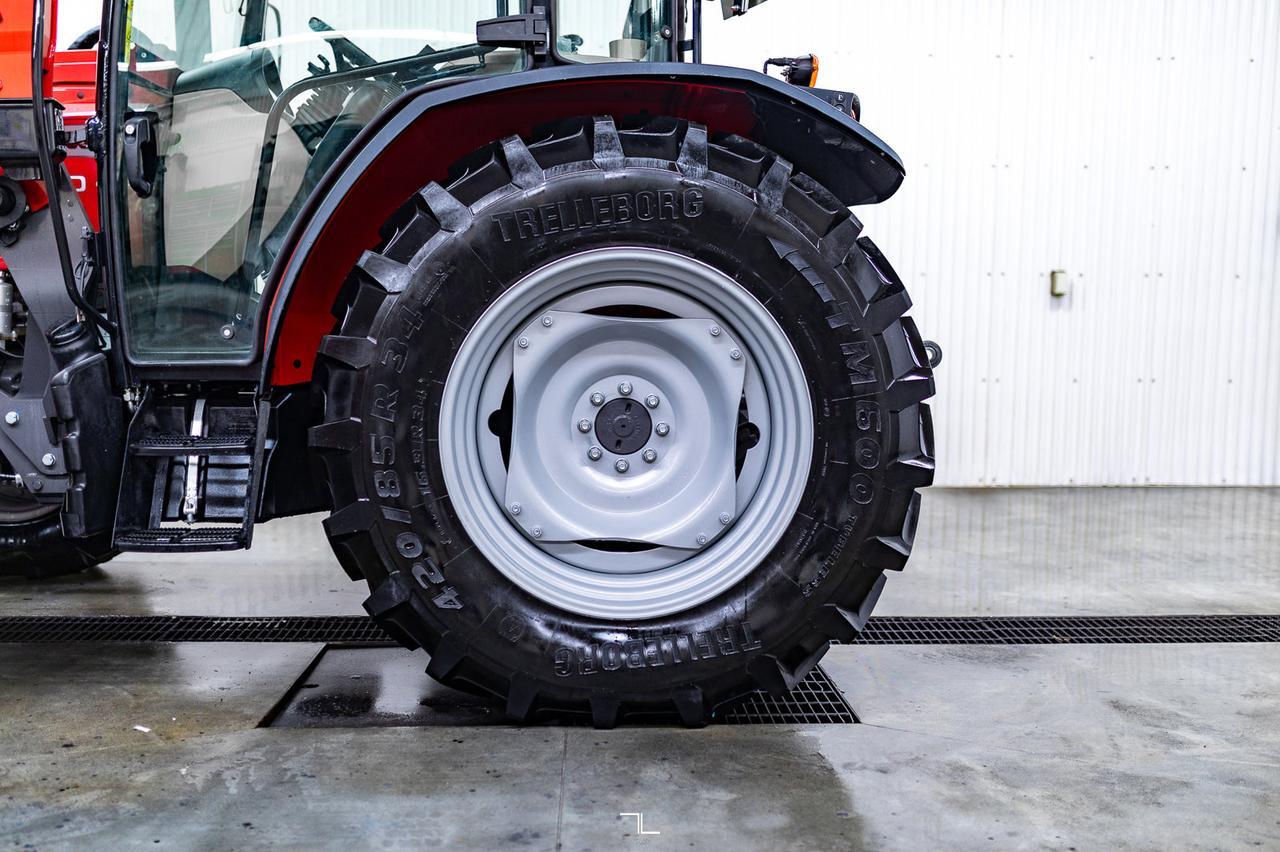 2022 Massey Ferguson 4710 Dyna 2 MFWD 4x4 Tractor/Loader/Bucket Red Deer AB