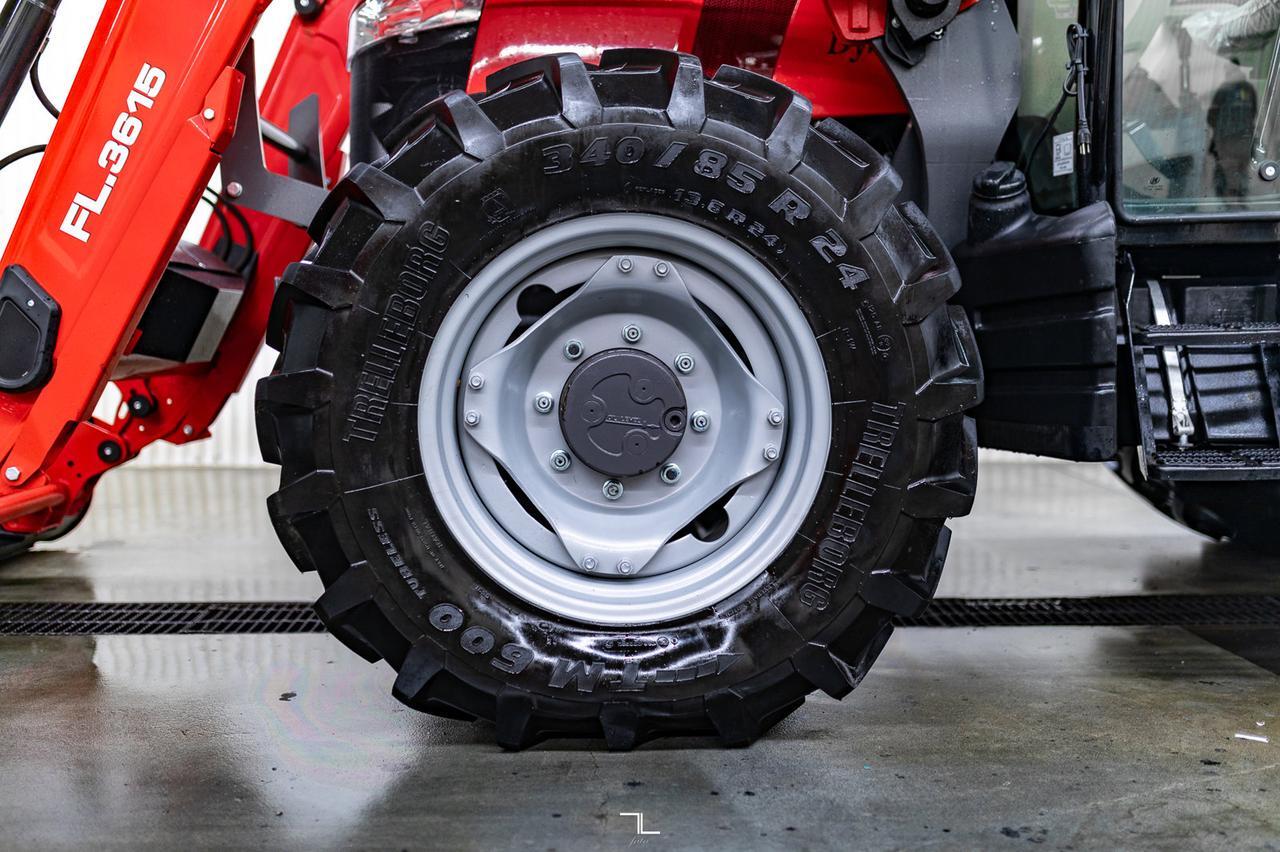 2022 Massey Ferguson 4710 Dyna 2 MFWD 4x4 Tractor/Loader/Bucket Red Deer AB