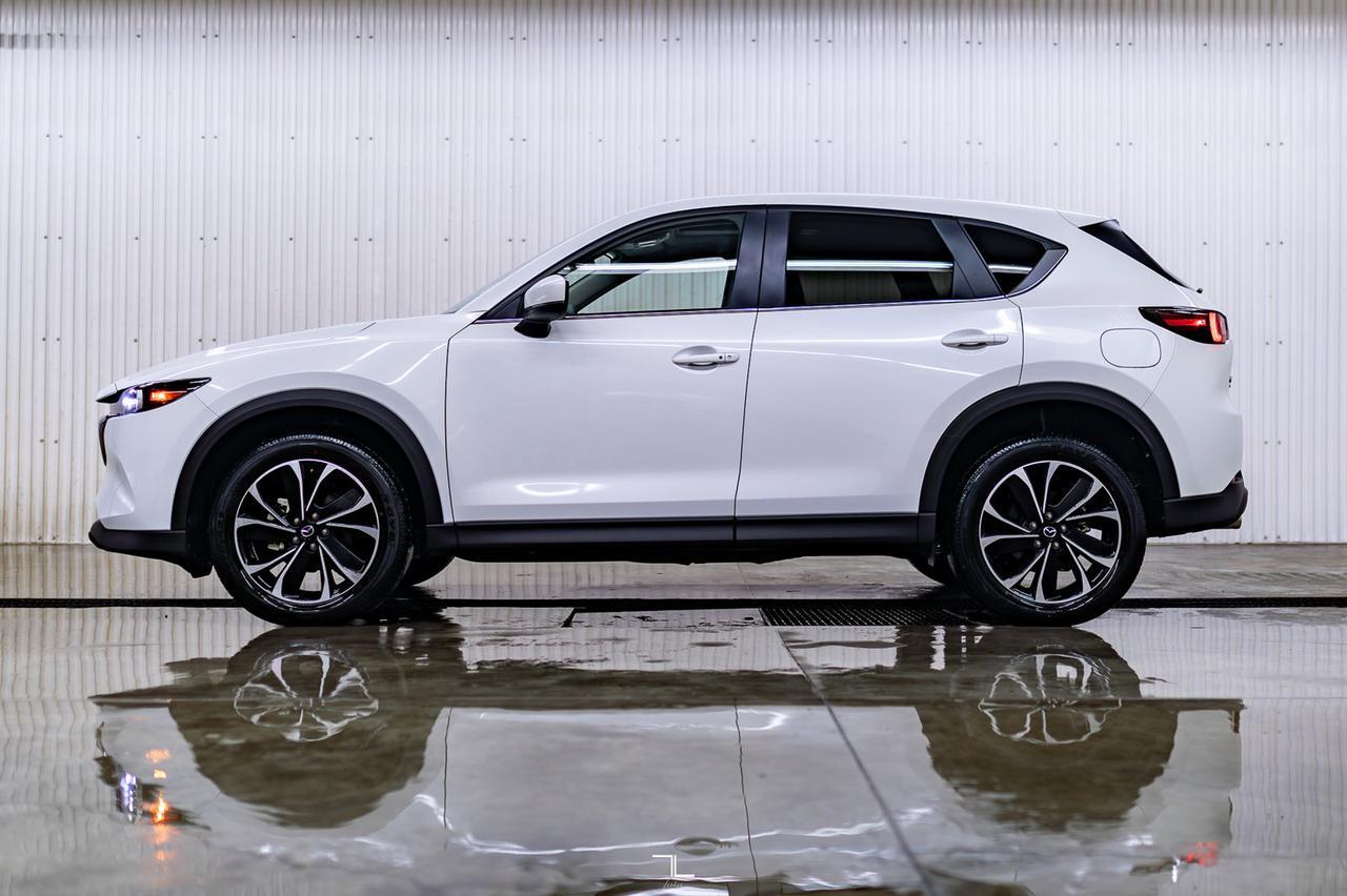 2022 Mazda CX-5 AWD Kuro Edition Leather Roof BCam Red Deer AB