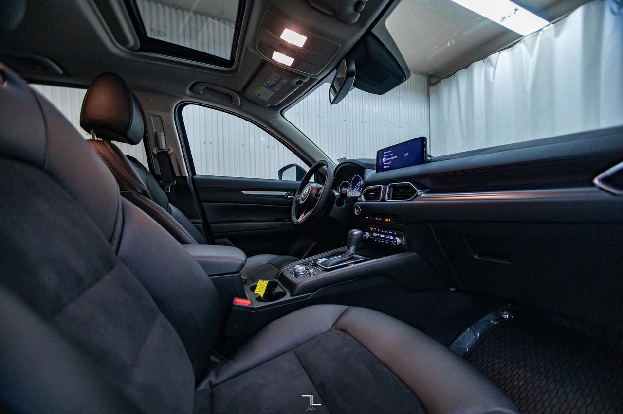 2022 Mazda CX-5 AWD Kuro Edition Leather Roof BCam Red Deer AB