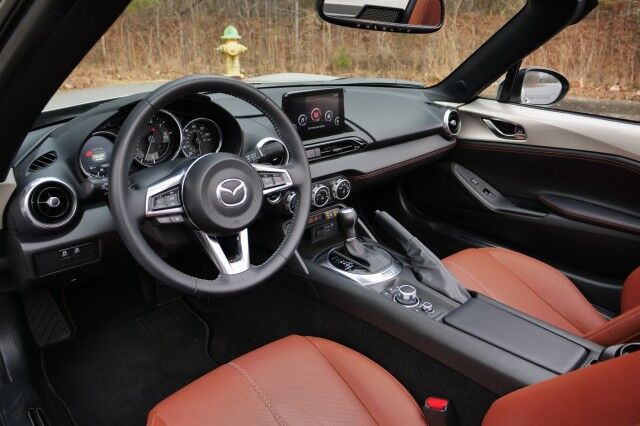 2022 Mazda MX-5 Miata Grand Touring Convertible / Heated Seats! High Point NC