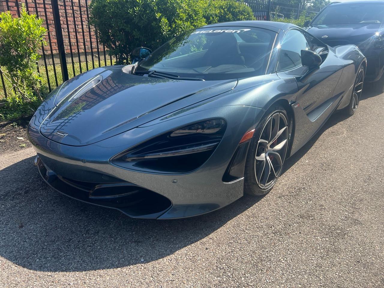2022 McLaren 720S Performance