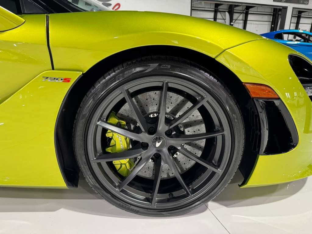 2022 McLaren 720S Spider Flux Green paint/calipers, Bowers & Wilkins audio system, carbon galore AND MUCH MORE!! Fort Lauderdale FL