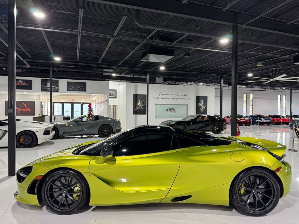 2022 McLaren 720S Spider Flux Green paint/calipers, Bowers & Wilkins audio system, carbon galore AND MUCH MORE!! Fort Lauderdale FL