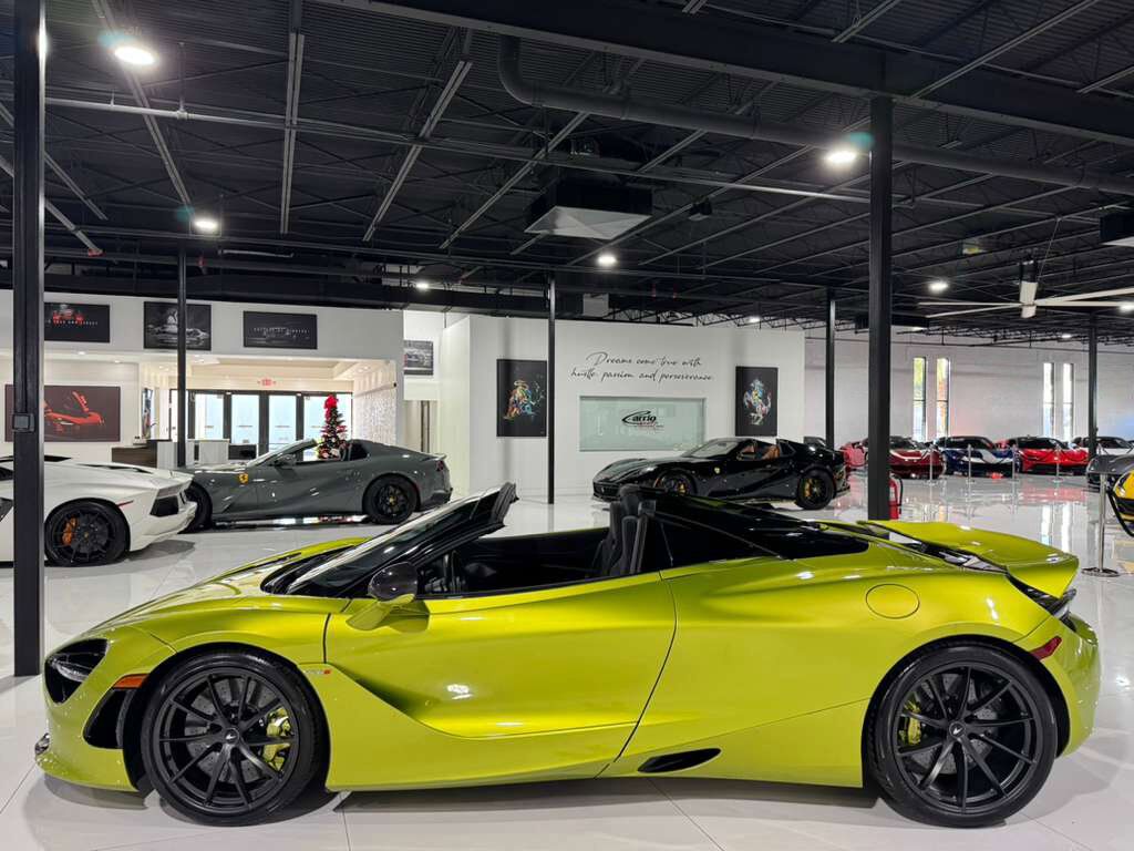 2022 McLaren 720S Spider Flux Green paint/calipers, Bowers & Wilkins audio system, carbon galore AND MUCH MORE!! Fort Lauderdale FL