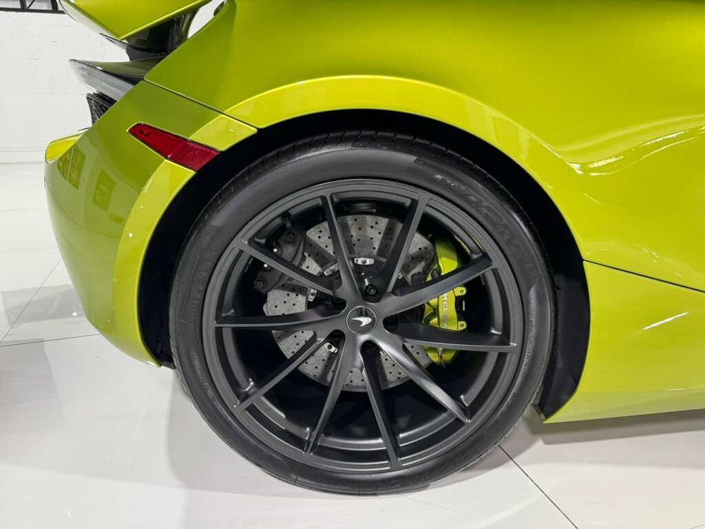 2022 McLaren 720S Spider Flux Green paint/calipers, Bowers & Wilkins audio system, carbon galore AND MUCH MORE!! Fort Lauderdale FL
