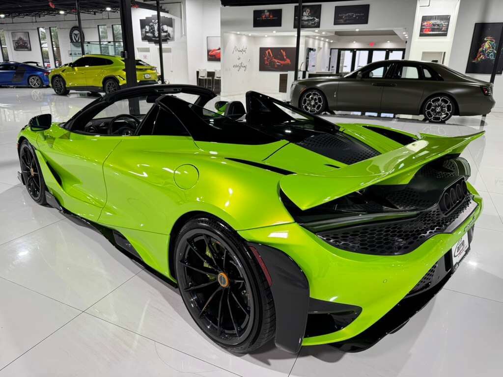 2022 McLaren 765LT Spider Napier green paint/calipers, MSO interior options, Bowers & Wilkins audio AND MUCH MORE!! Fort Lauderdale FL