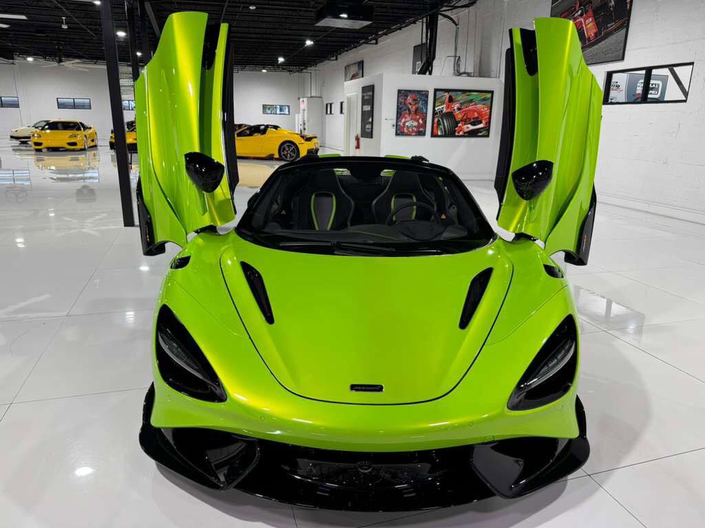 2022 McLaren 765LT Spider Napier green paint/calipers, MSO interior options, Bowers & Wilkins audio AND MUCH MORE!! Fort Lauderdale FL