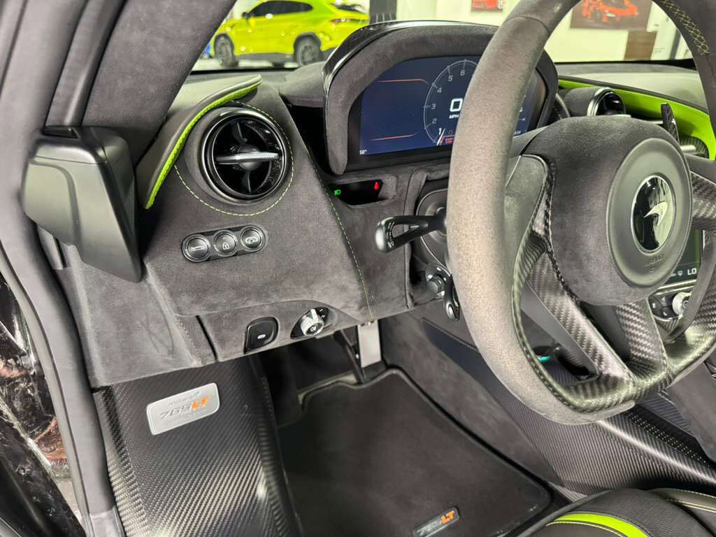 2022 McLaren 765LT Spider Napier green paint/calipers, MSO interior options, Bowers & Wilkins audio AND MUCH MORE!! Fort Lauderdale FL