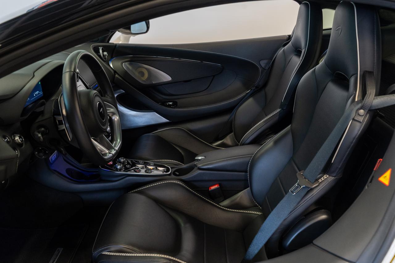 2022 McLaren GT