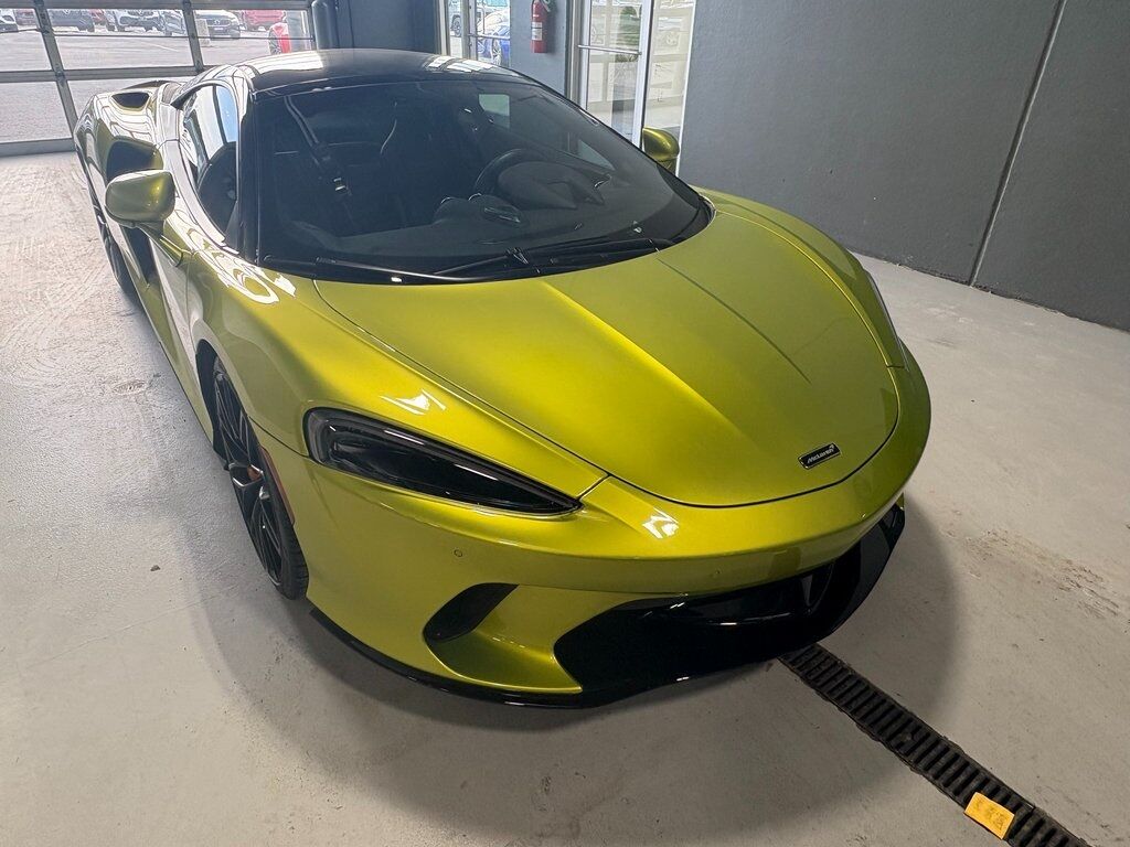 2022 McLaren GT Base