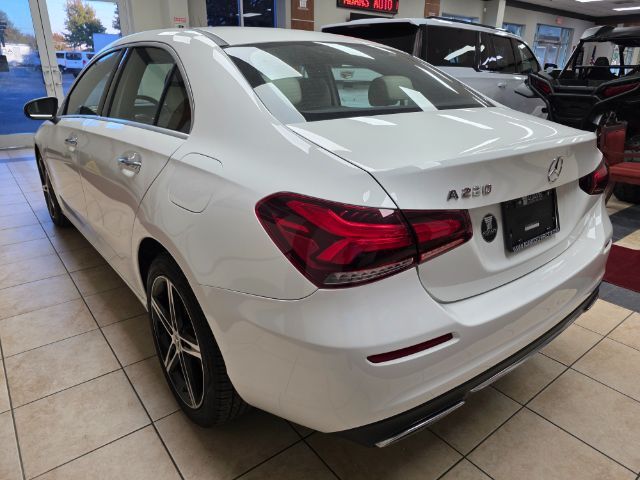 2022 Mercedes-Benz A 220 A 220