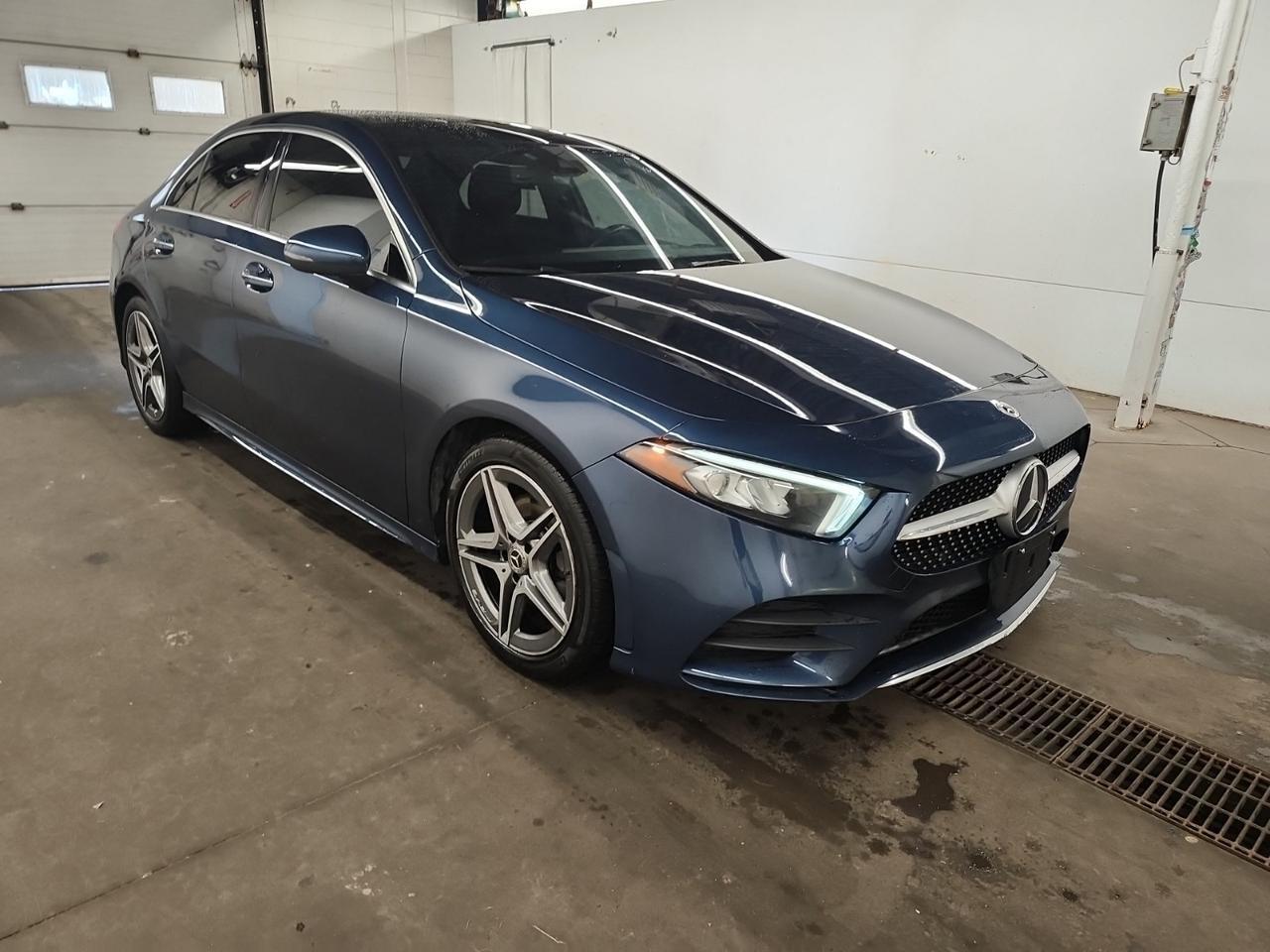 2022 Mercedes-Benz A-Class A 220 4MATIC SEDAN | AMG SPORT PKG | PREMIUM PKG | NAVI | SUNROOF | 18" AMG WHEELS Toronto ON