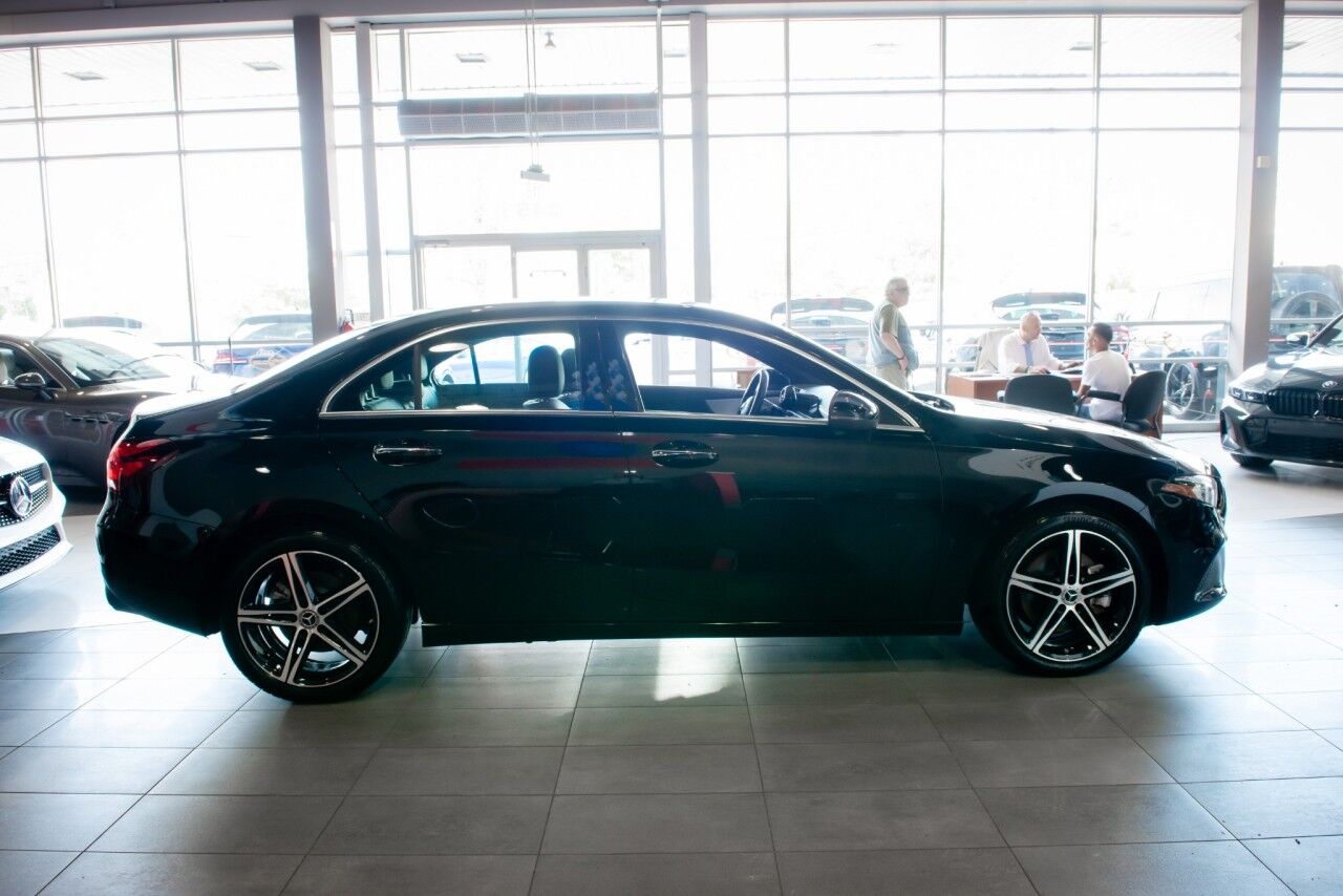 2022 Mercedes Benz A 220 photo 4