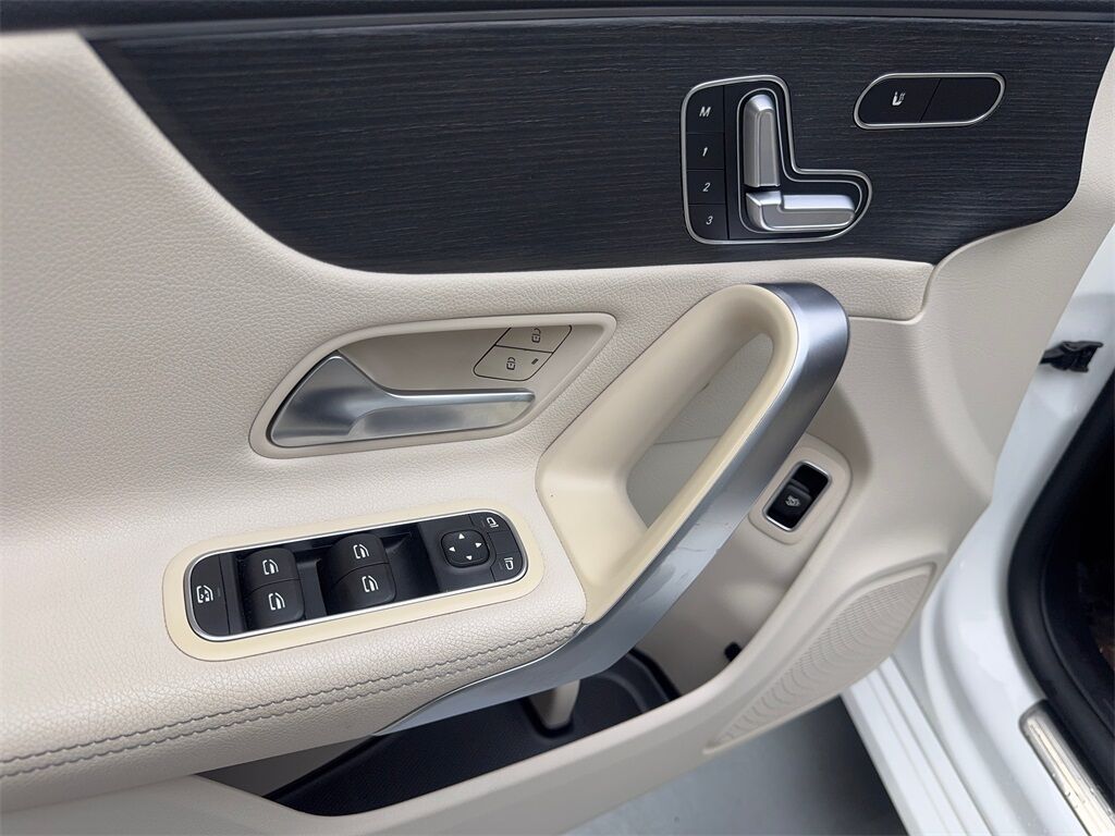2022 Mercedes-Benz CLA CLA 250 NAV,CAM,PANO,HTD STS,BLIND SPOT Irving TX