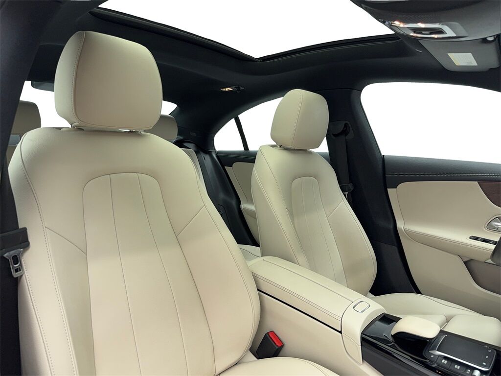 2022 Mercedes Benz CLA 250 photo 39