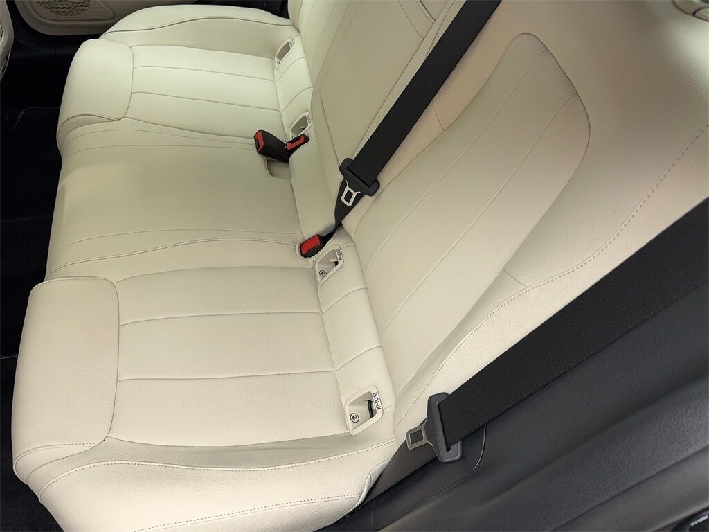 2022 Mercedes Benz CLA 250 photo 37